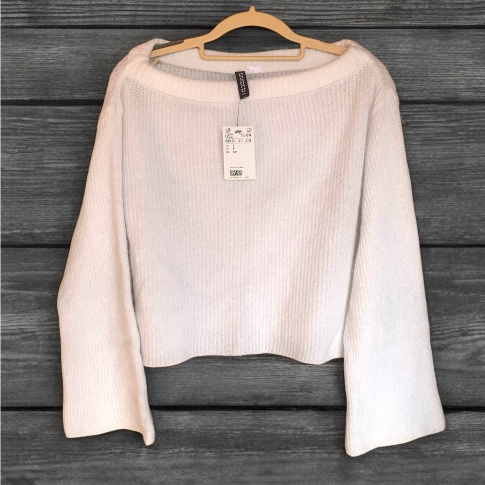 H&M white knitted wide longsleevee (s)